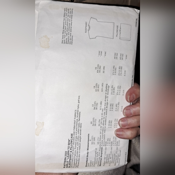 Kwik Sew Pattern 2322 Girls Night Shirt W/Pillowcase Size 8-16 UNCUT - Picture 2 of 2